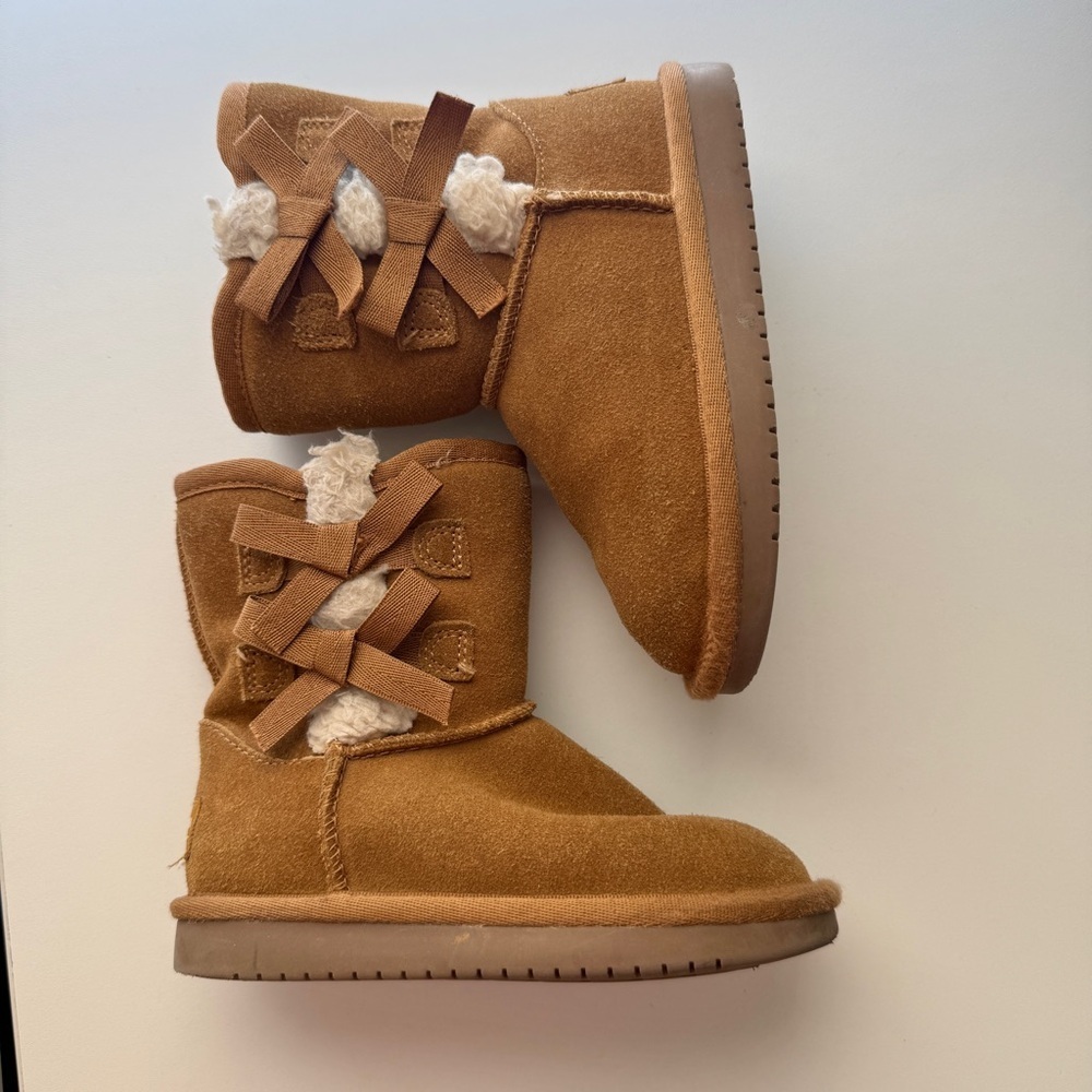 Kookaburra by Ugg Boots kids sz .10